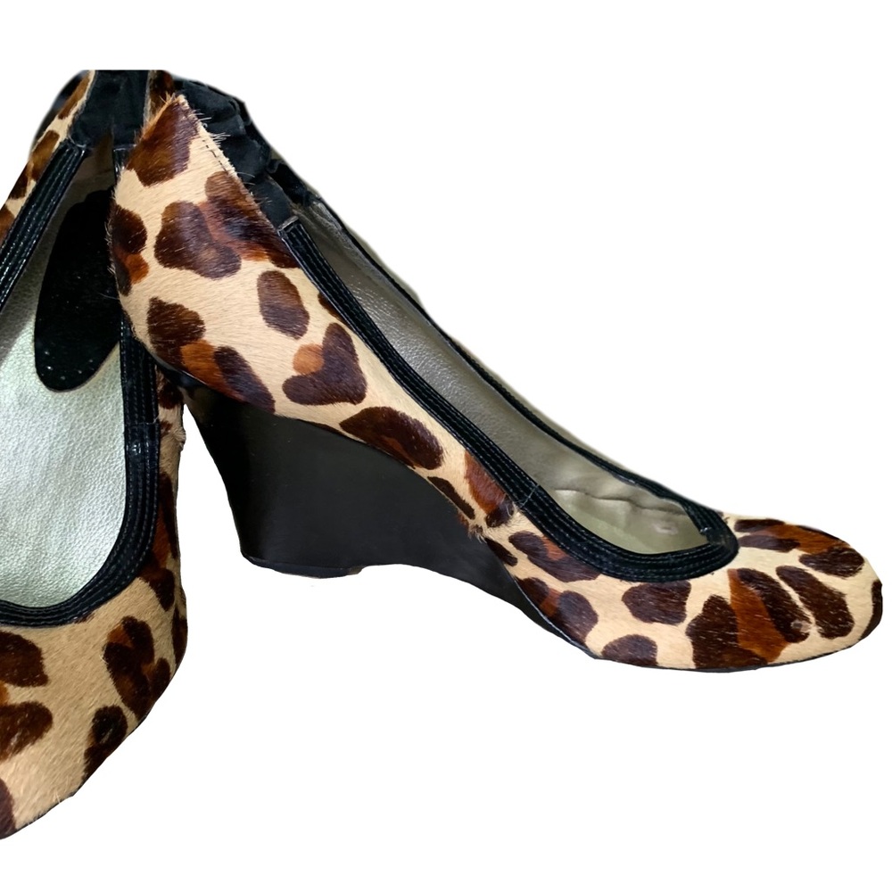 KENNETH COLE LEOPARD PRINT CALF / PONY HAIR STYLE WEDGE HEELS. - Picture 4 of 9